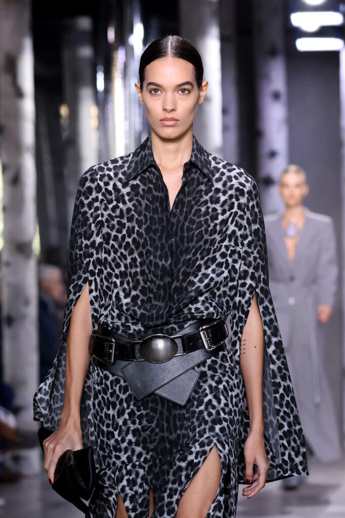 Model auf dem Laufsteg von Michael Kors