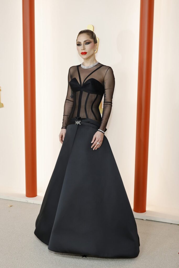 Lady Gaga im Kleid von Versace