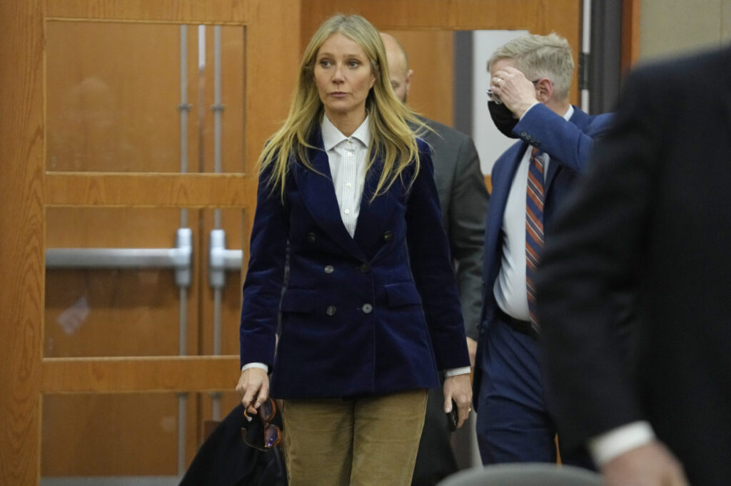 Gwyneth Paltrow bei der Gerichtsverhandlung in Quiet Luxury Kleidung