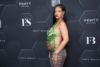 Schwangere Rihanna in einem originellen Outfit
