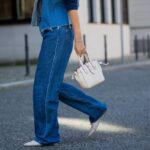 Sophia Geiss in heller Jeans von Levi's