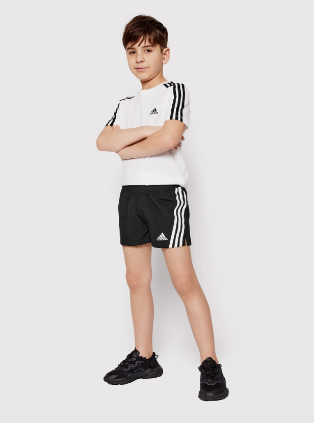 Outfit für den Sportunterricht Shorts von adidas