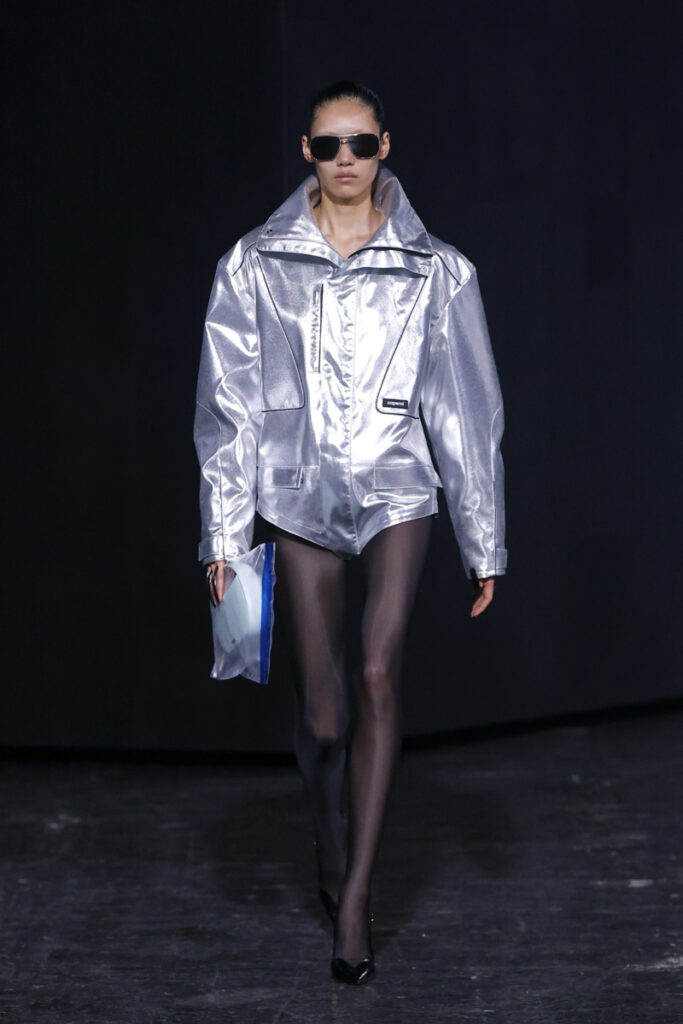 [Angesagte Damenjacken für den Herbst und Winter 2024/2025]: im Metallic-Look